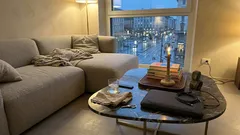 Addio ai tavolini che “spariscono”: 5 tendenze 2026 per un living più personale